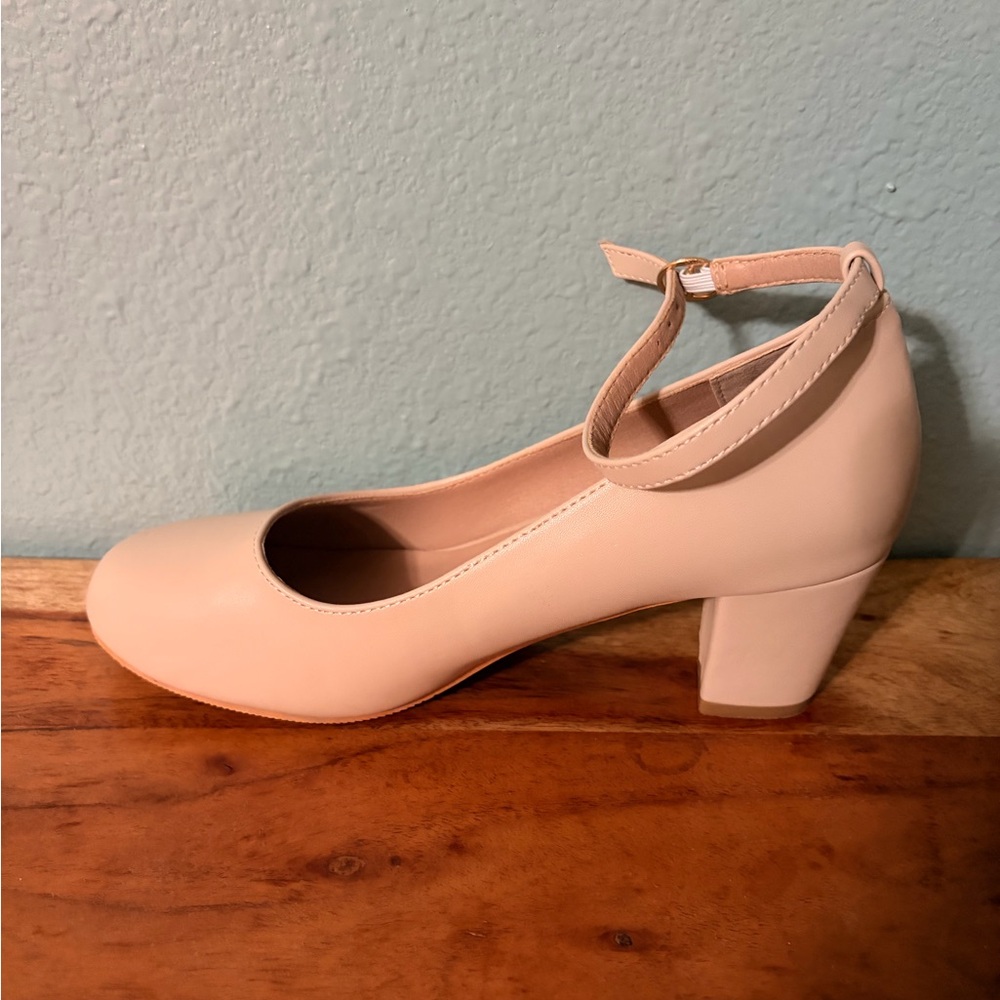 Cream Mary Jane Heels - Picture 4 of 13
